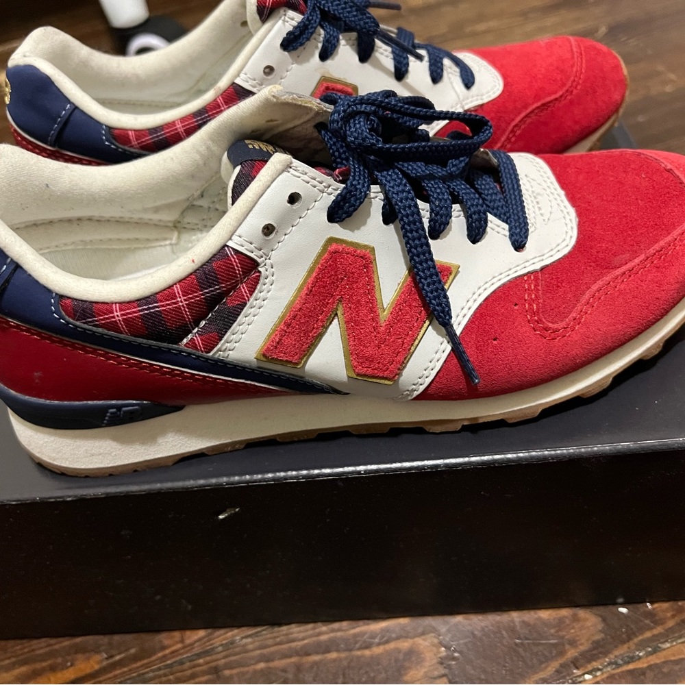 New Balance 996 series Red trainers